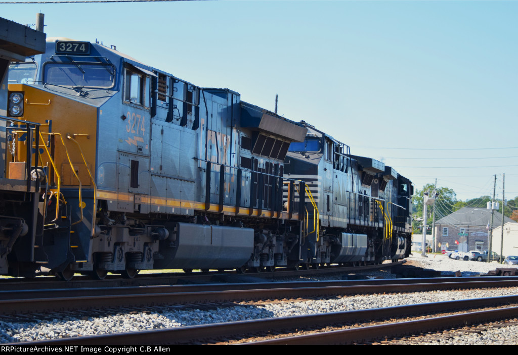 NS 187 W/ CSX